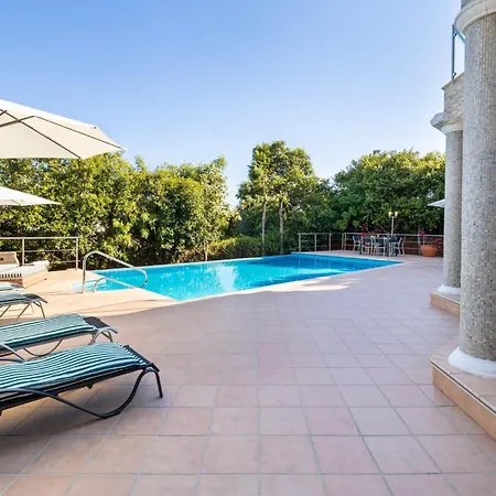 וילה Villa Verde פוינסה